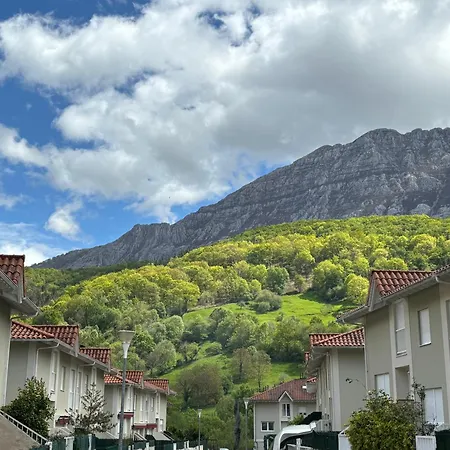 Casa Rugama Con Piscina De Verano En El Corazon De Cantabria * Arredondo