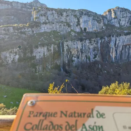 Сasa de vacaciones Casa Rugama Con Piscina De Temporada En El Corazon De Cantabria