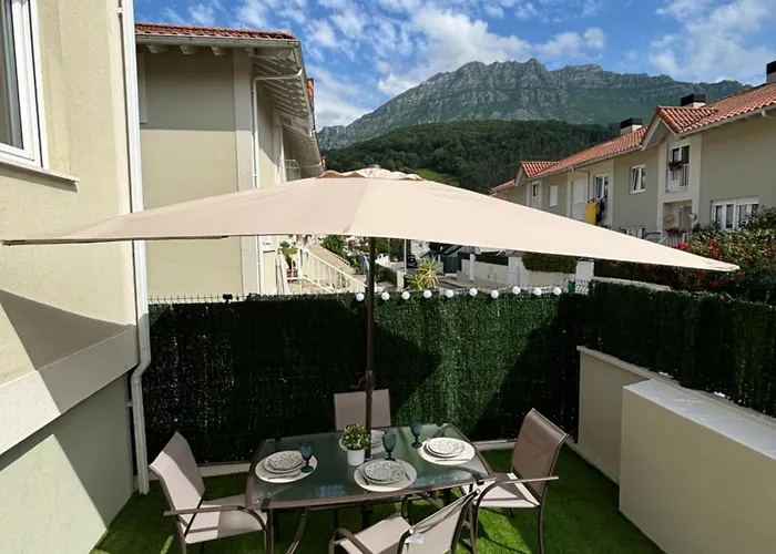 Hébergement de vacances Casa Rugama Con Piscina De Verano En El Corazon De Cantabria Arredondo