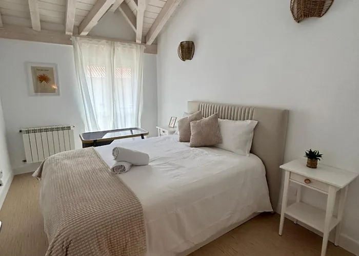 Casa Rugama Con Piscina De Temporada En El Corazon De Cantabria * Arredondo